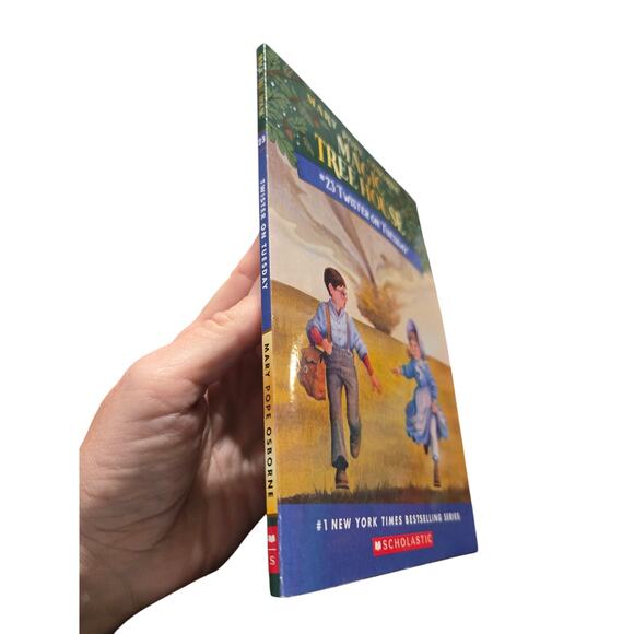 MAGIC TREE HOUSE #23 TWISTER ON TUESDAY Mary Pope Osborne Chapter Book - Picture 4 of 8